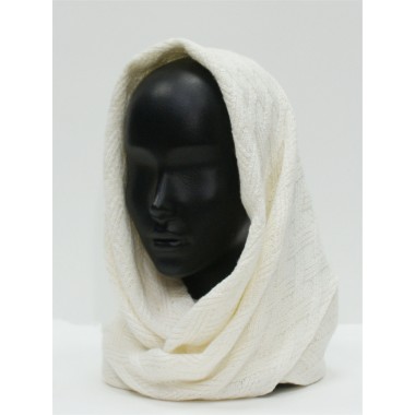 Хомут связанный фактурной вязкой, белый Хомут связанный фактурной вязкой, белый