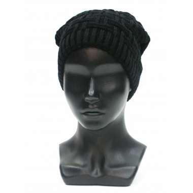 Шапка связанная фактурной вязкой, черный Шапка связанная фактурной вязкой, черный